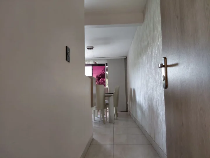 ENTRADA AL APARTAMENTO